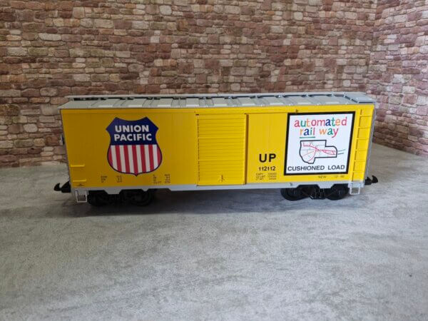Piko 38831 Box Car UP